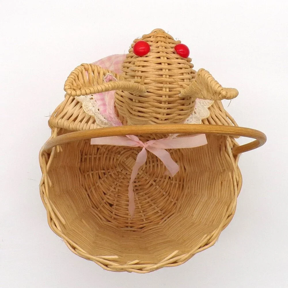 VTG Bunny Rabbit Basket Apron Wicker Woven Cottagecore Kitchen Decor Tabletop